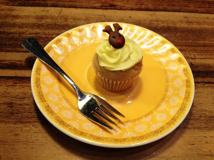 MoMo & Coco's Christmas Dessert Bargain Guide - from Little Cupcakes