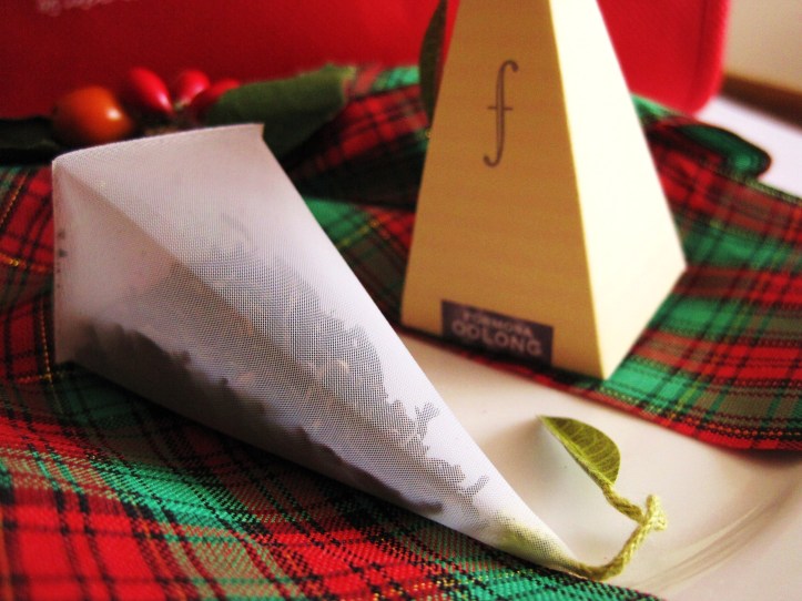 MoMo & Coco’s Advent Calendar 2012 – Christmas with LuxBite - "Tea Forte tea bags"