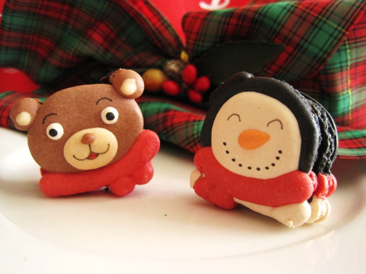 MoMo & Coco’s Advent Calendar 2012 – Christmas with LuxBite - the Crumbs macarons