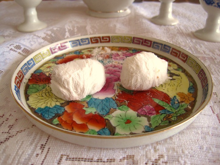 MoMo & Coco's Guide to Chinese New Year Desserts - the "Dragon Beard Candy"