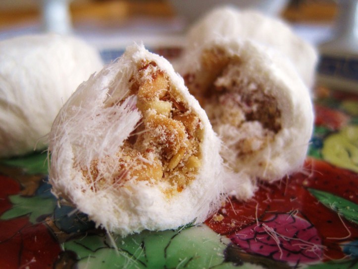 MoMo & Coco's Guide to Chinese New Year Desserts - the "Dragon Beard Candy"