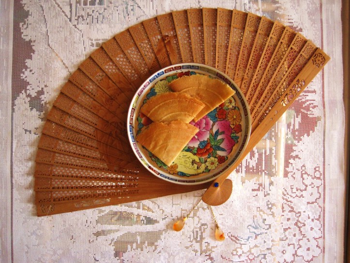 MoMo & Coco's Guide to Chinese New Year Desserts - the "Kuih Kapit"